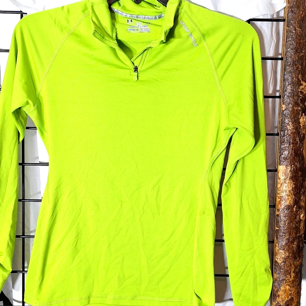 UNDER ARMOUR LARGE TOP.